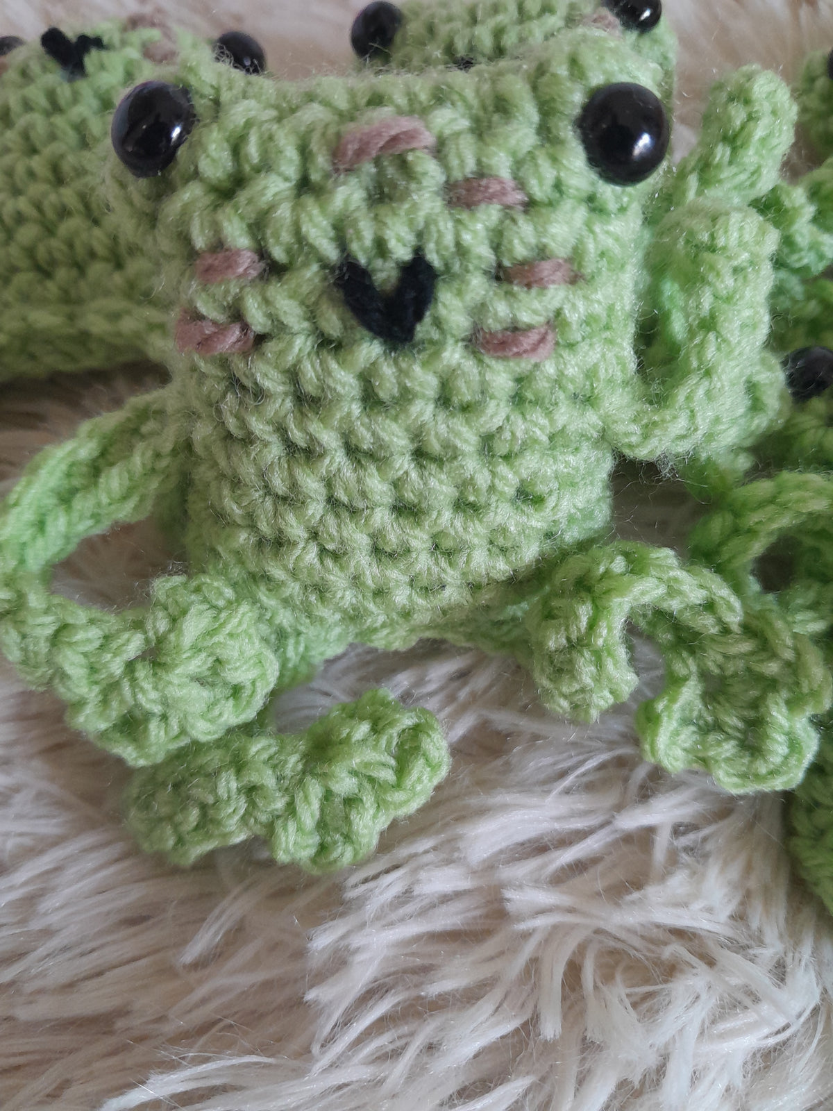 5 Speckled frogs /