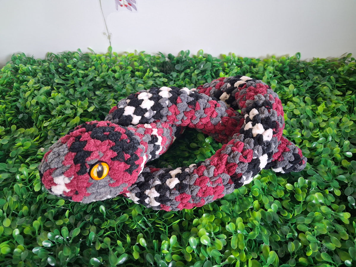 Snake -Red/black/white stripes