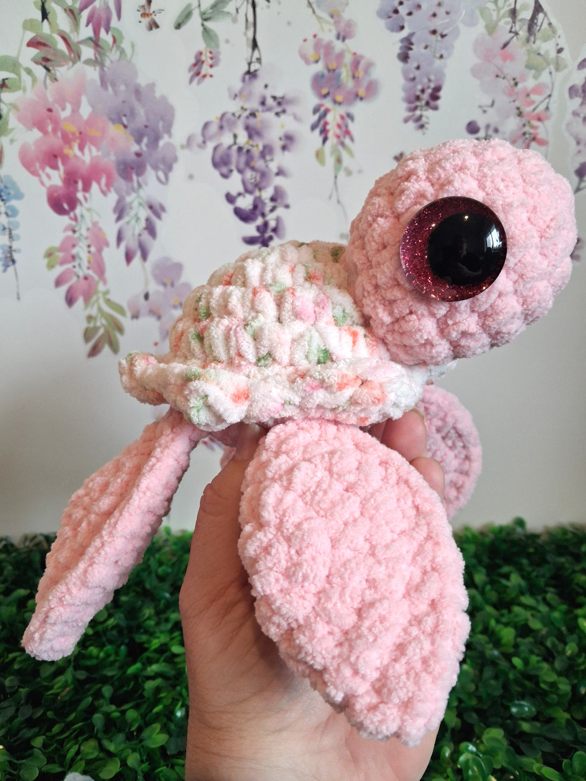 Sea turtle - Light pink/flowery