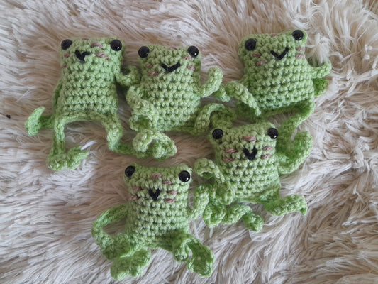5 Speckled frogs /